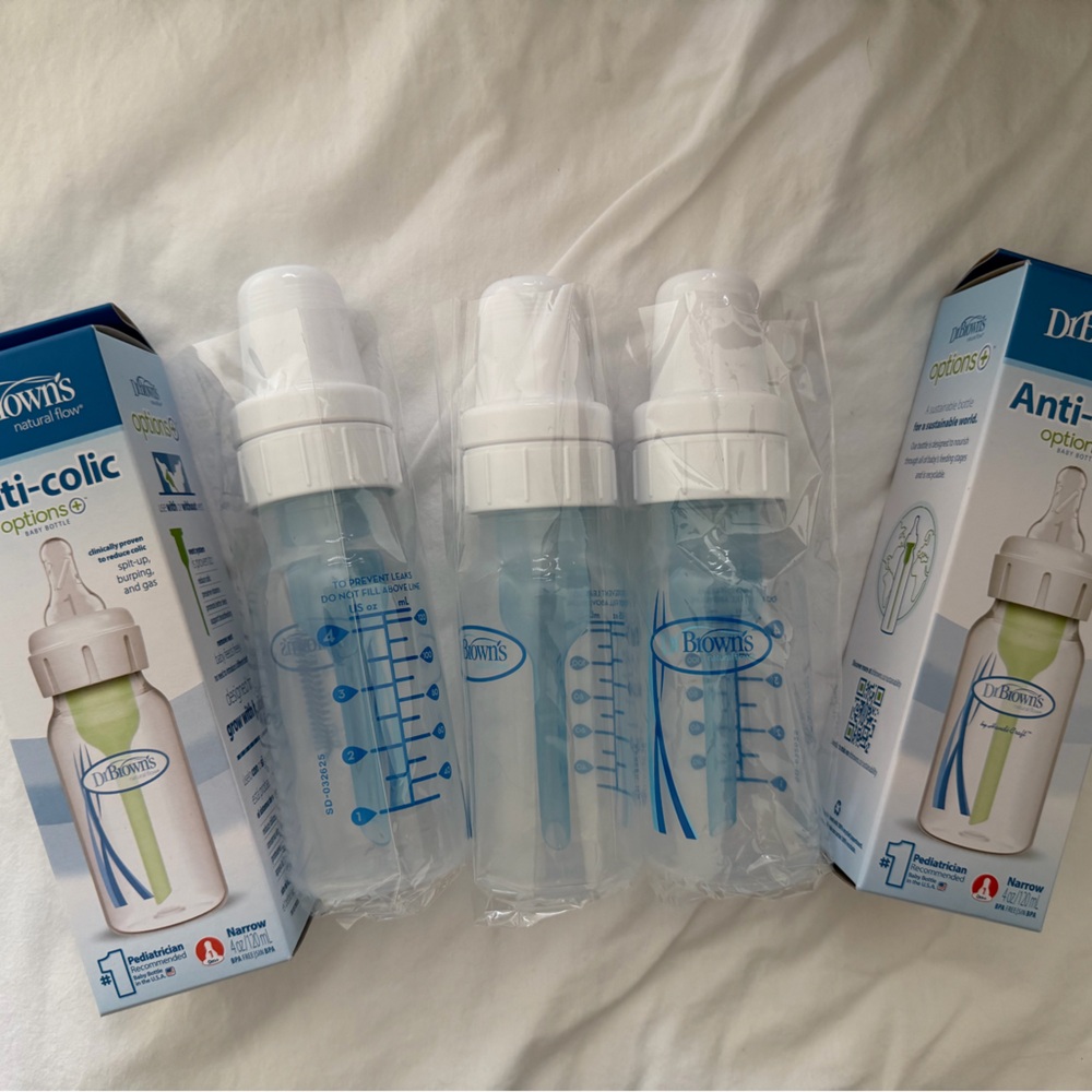 Dr. Brown's Anti-Colic Baby Bottles - Blue and White